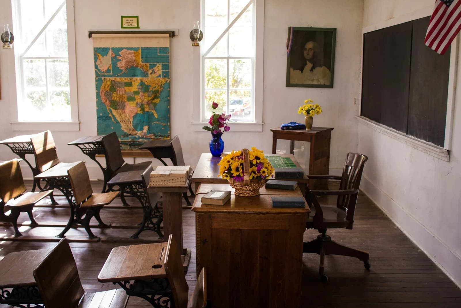 The Classroom Revolution: How Asia Alexander Bridges Corporate Reality and Academic Theory